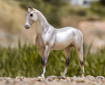 BREYER FREEDOM SERIES PEARLY GREY TRAKEHNER