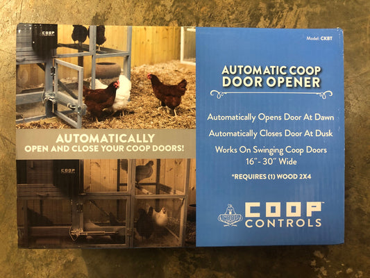 GHOST CONTROLS AUTOMATIC COOP DOOR OPENER WITH BATTERY KIT